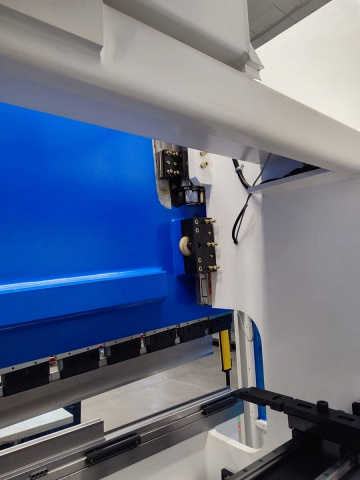 Гидравлические листогибочные прессы SMD PBA