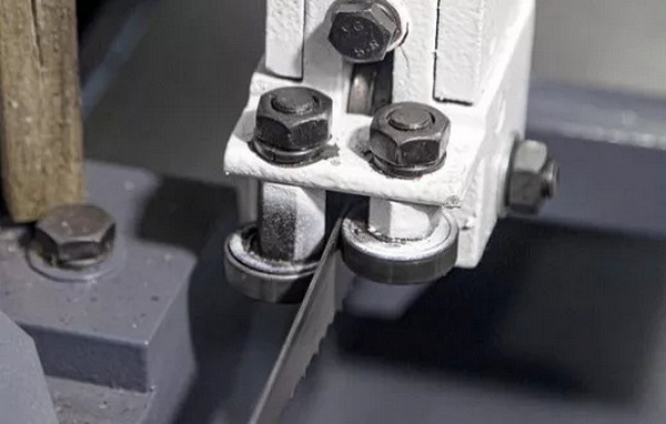 Полуавтоматический ленточнопильный станок IRONMAC CUT-500 CSAF (TOPWAY)