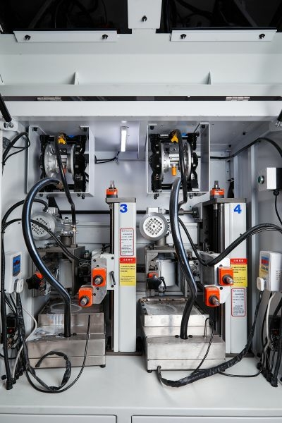 Линия УФ-окраски, сушки и шлифования торцов мебельных деталей