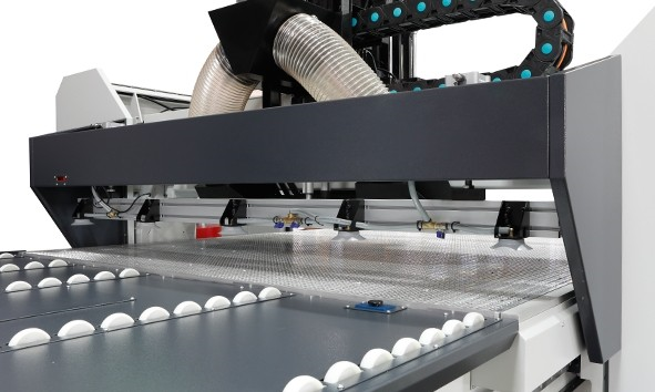 Обрабатывающий центр с ЧПУ AES SUPER NOVA