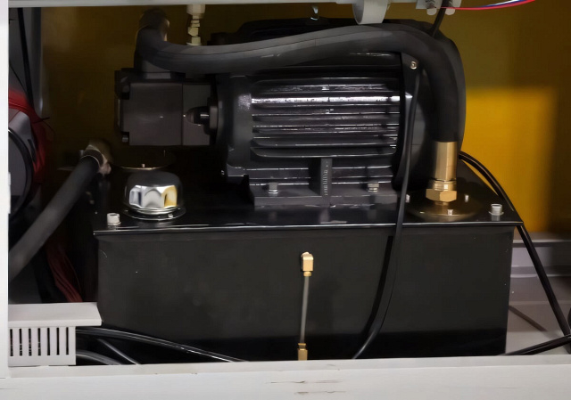 Автоматические прессы для сращивания по длине Beaver. Серия PSK 3100А (6000A) PSK 6000А