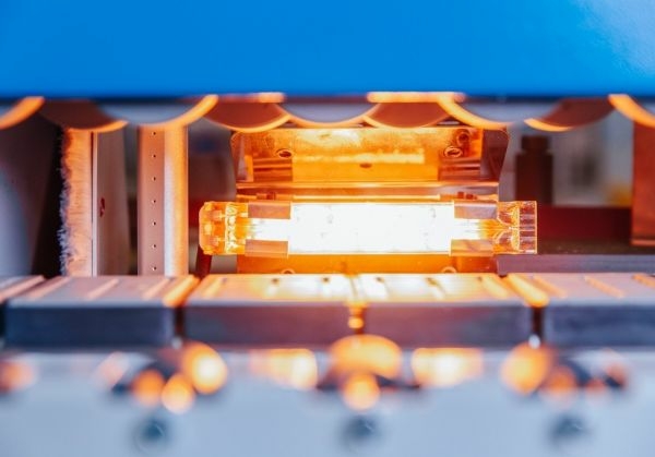 Автоматический кромкооблицовочный станок KDT KE-526G