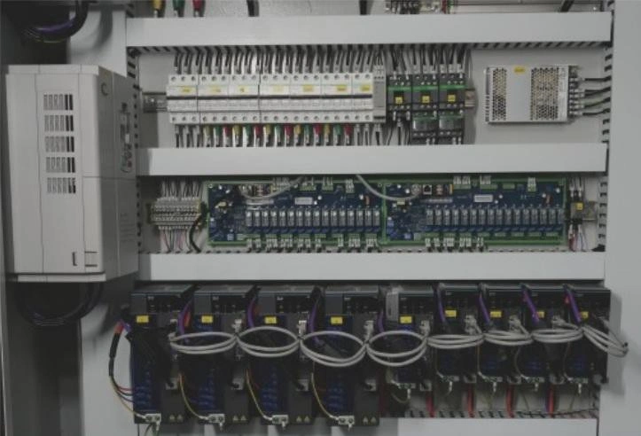 Комбинированный пятиосевой обрабатывающий центр  JUNRAN JR-5013B