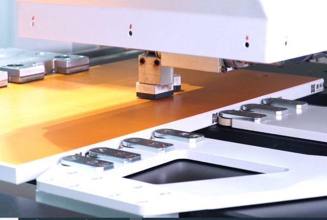 Сверлильно-присадочный центр с ЧПУ Nanxing NСB612DXS