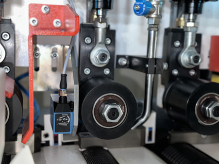 Автоматический торцовочный станок с функцией вырезки дефектов JANGJA AM8515 / EM8515