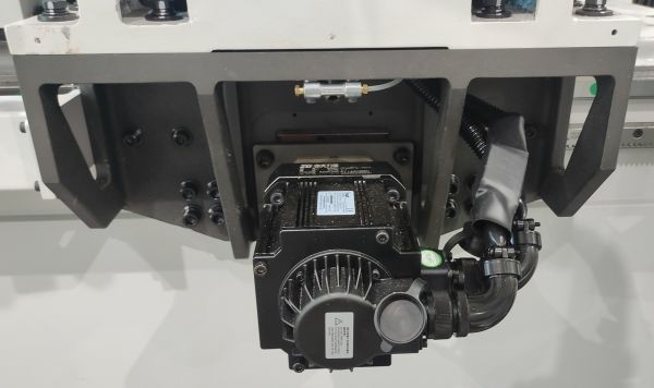 Обрабатывающий центр с ЧПУ KDT KN-3409L