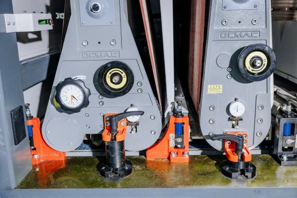 Калибровально-шлифовальный станок со строгальным валом QCMAC SPRU1300A