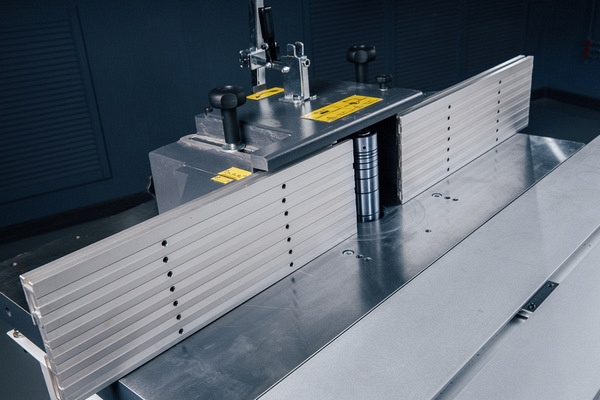 Фрезерные станки со сменными шпинделями OSTERMANN Т 1002