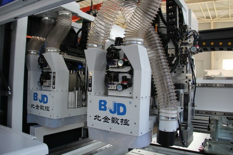 Сверлильно-присадочный станок с ЧПУ BJD P851L