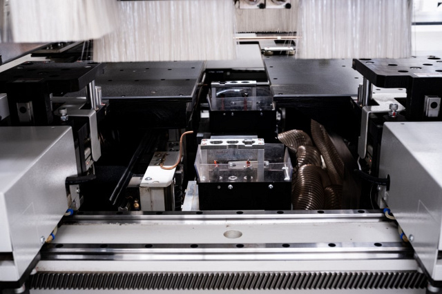 Автоматический сверлильно-присадочный центр с ЧПУ Beaver SWIFT MEGA 4HE