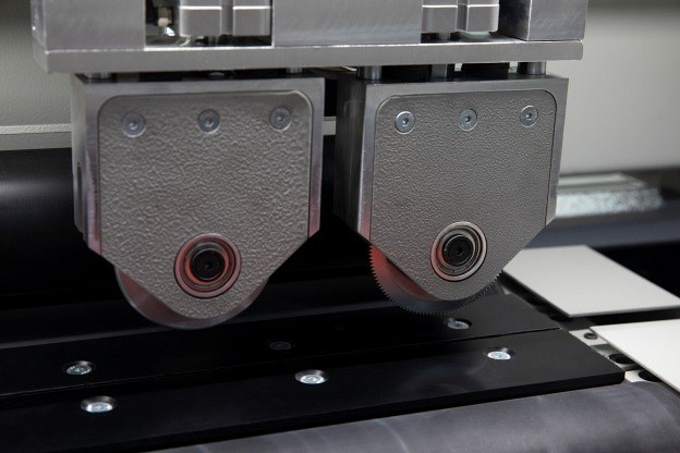 Автоматические рилевочно-резательные станки Intelpack 8 Z Pro