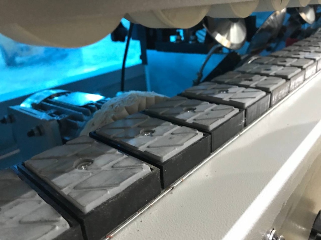 Кромкооблицовочный автоматический станок HCM 360 Ecoline и HCM 360J Ecoline