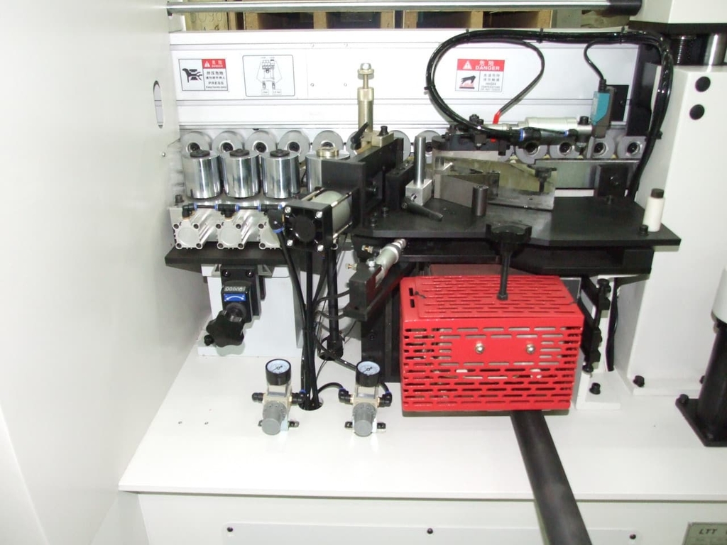 Автоматический кромкооблицовочный станок LTT-140