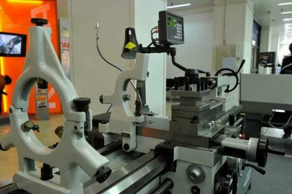 Токарный станок DMTG CW6280E/3000