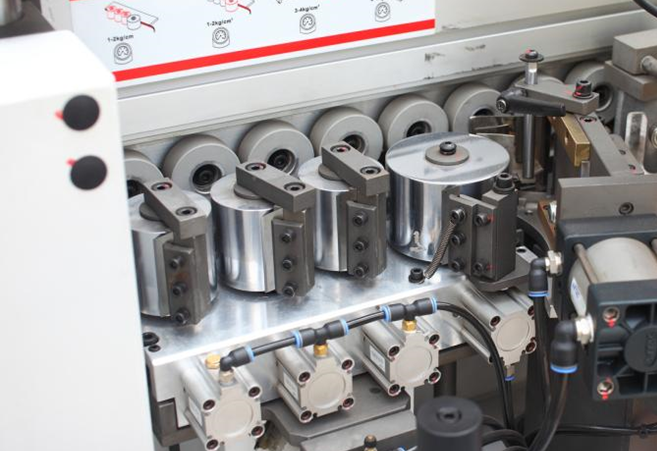 Кромкооблицовочный автоматический станок HOLD HD6211С