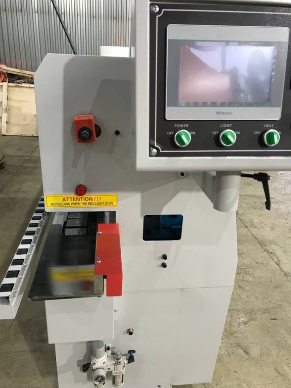 Кромкооблицовочный автоматический станок HCM 360 Ecoline и HCM 360J Ecoline