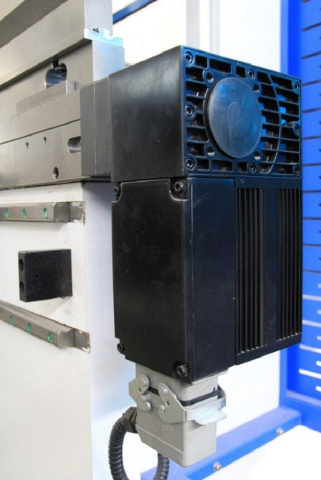 Гидравлические листогибочные прессы IRONMAC HPB-C 90/2500