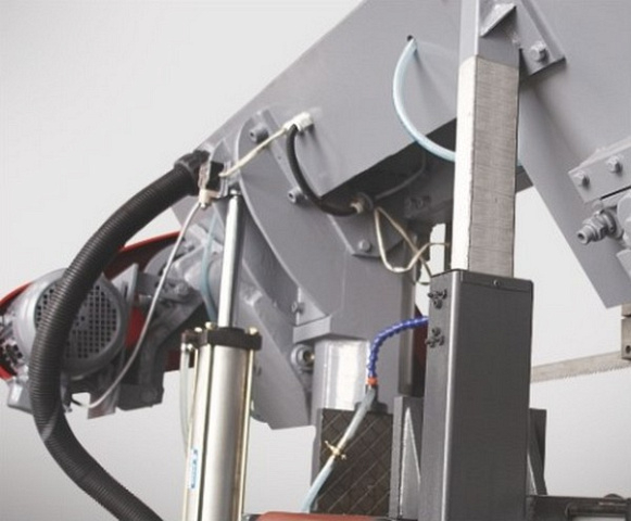 Полуавтоматический ленточнопильный станок IRONMAC CUT-500 CSA