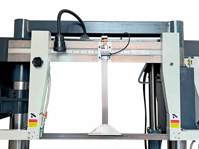 Автоматический двухколонный ленточнопильный станок GNC 4230 Z с поворотной рамой