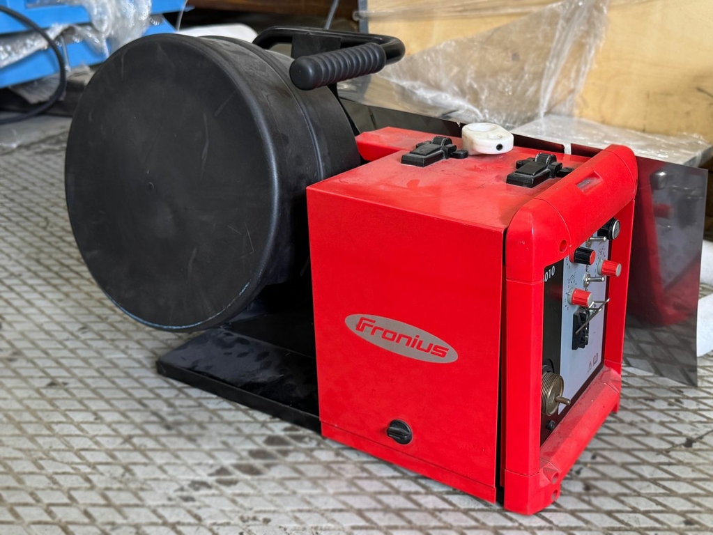 Стыковая шовная сварка HRD125 с источником FRONIUS TIG 170, присадочной проволокой и чиллером