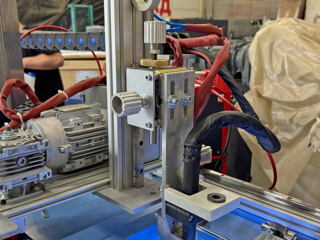 Стыковая шовная сварка HRD125 с источником FRONIUS TIG 170, присадочной проволокой и чиллером