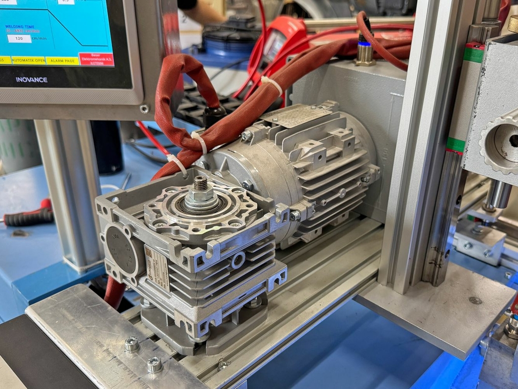 Стыковая шовная сварка HRD125 с источником FRONIUS TIG 170, присадочной проволокой и чиллером