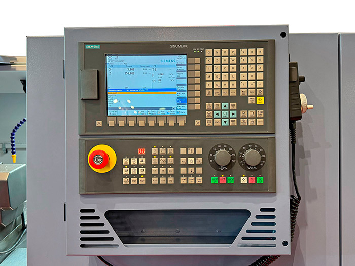 Токарный станок CK560/2000 с плоской станиной с ЧПУ Siemens 808D