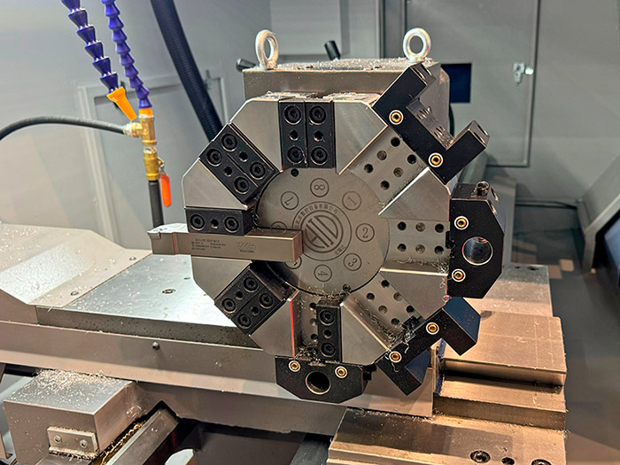 Токарный станок CK560/2000 с плоской станиной с ЧПУ Siemens 808D