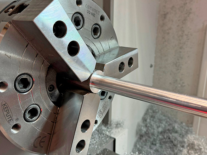 Токарный станок CK560/2000 с плоской станиной с ЧПУ Siemens 808D