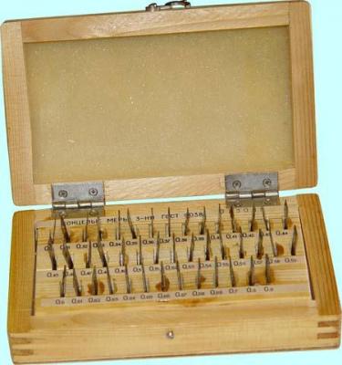 Наборы концевых мер длины №11, кл.точн.1 (43 меры от 0,3 до 0,9мм)