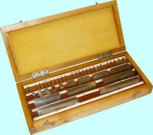 Наборы концевых мер длины № 2, кл.точн.2 (38 мер от 1,005 до 100мм) г.в 1984-1985 (КАЛИБР)