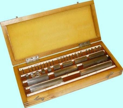 Наборы концевых мер длины № 2, кл.точн.3 (38 мер от 1,005 до 100мм) (КАЛИБР)г.в.1988-1989