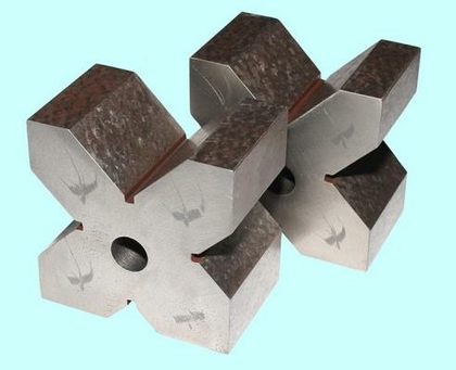 Призмы поверочные и разметочные чугунные 150х150х 80мм тип П2-2 кл.точн.1 (комплект из 2-х шт) "TLX"