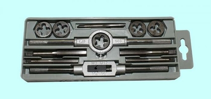 Вороток,плашкодерж-ль и по  5 метчиков и плашек UNC 1/4"-1/2" 9ХС в пласт.футляре (12 поз.) SP012-2 "CNIC"