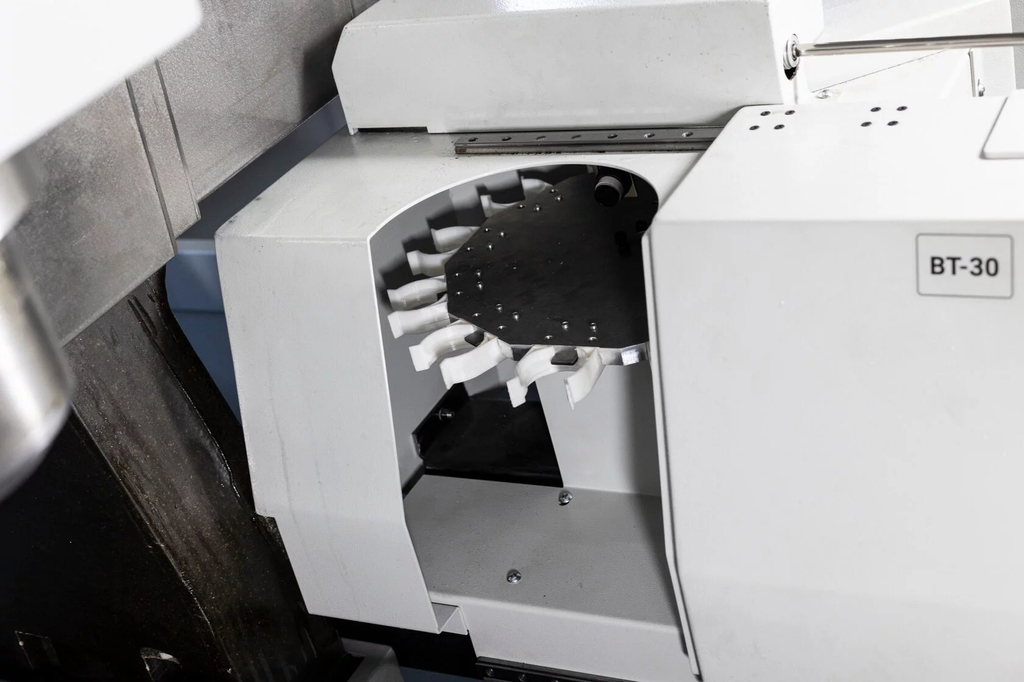 Вертикальный фрезерный центр КВАНТ MG-1 (производства Россия)