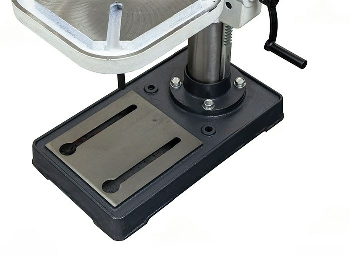 Вертикально-сверлильный станок B20 (220v)