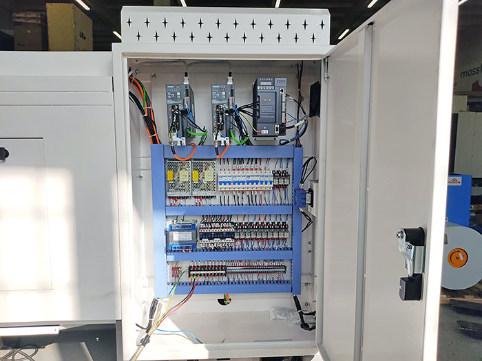 Токарный станок CK6136/750 с плоской станиной с ЧПУ Siemens 808D