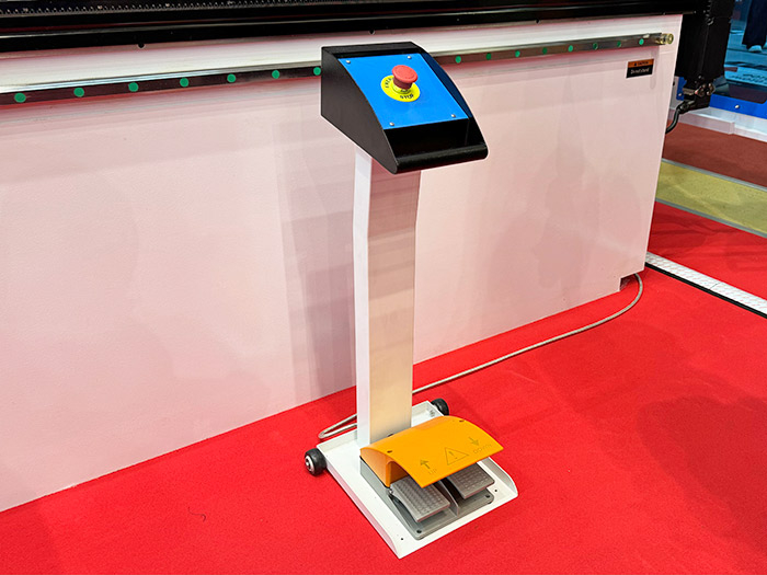 Вертикальный листогибочный пресс CNC-PBA 80х2500 с контроллером ESA630