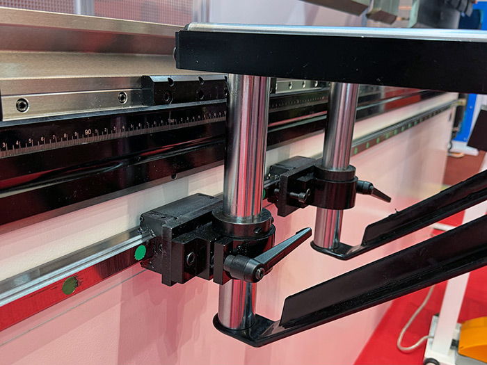 Вертикальный листогибочный пресс CNC-PBA 80х2500 с контроллером ESA630