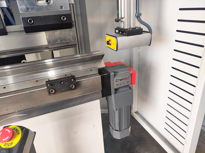 Гидравлический вертикально-гибочный пресс COMPACT-31100