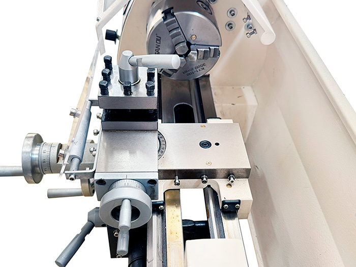 Токарный станок FML 180х300 V с плавной регулировкой скорости