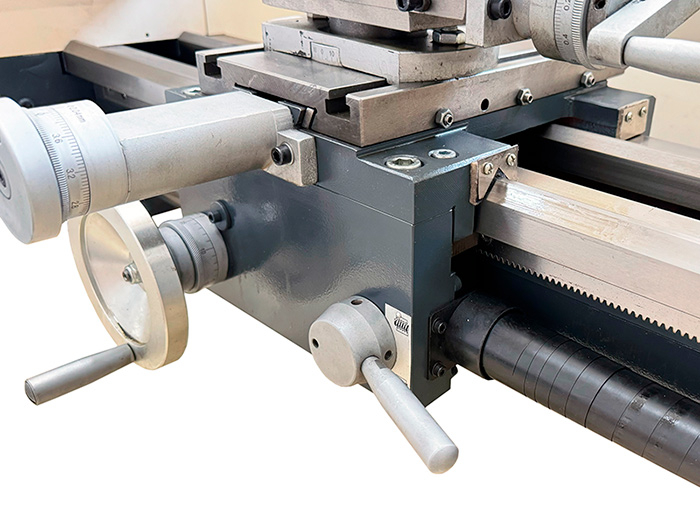 Токарный станок FML 280х700 V с плавной регулировкой скорости