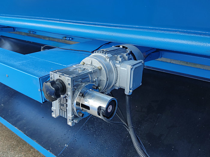 Гидравлическая гильотина QC12Y 8x3200 с ЧПУ Е21S