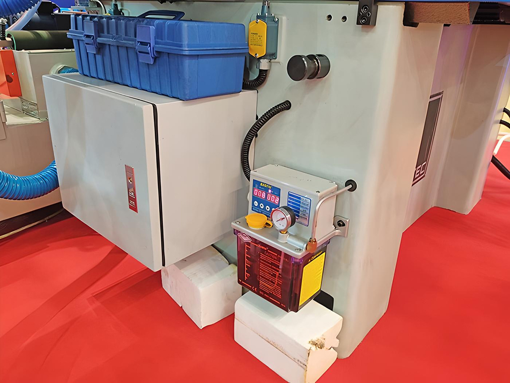 Плоскошлифовальный станок SGA40100AHD