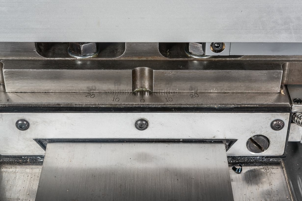 Токарно-винторезный станок серии ZH JET GH-2640 ZH DRO (50000780T)