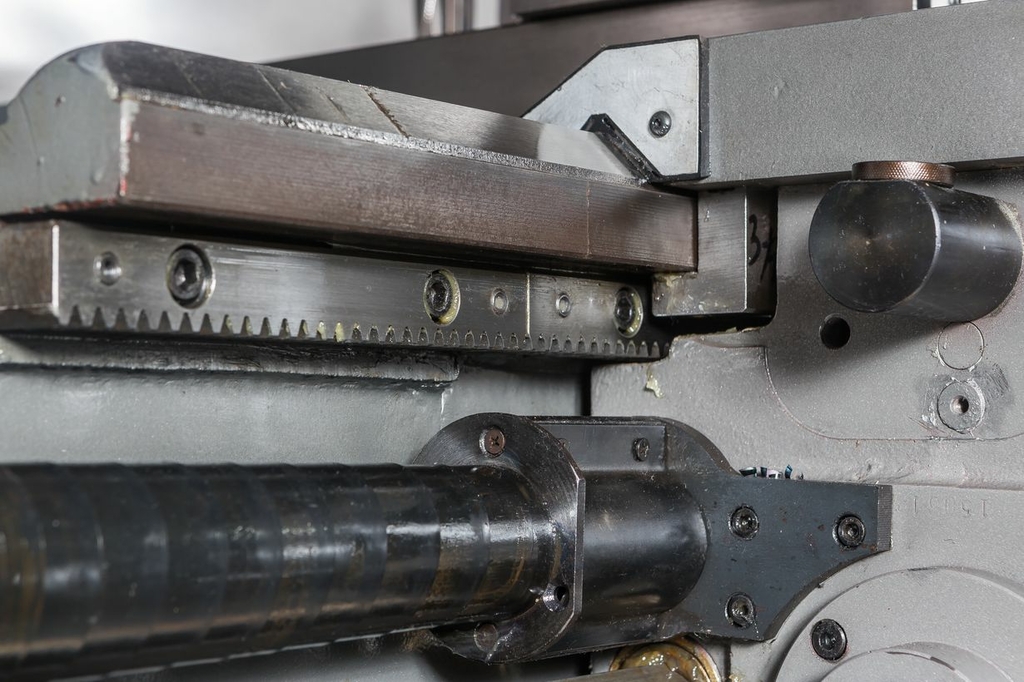 Токарно-винторезный станок серии ZH JET GH-2640 ZH DRO (50000780T)