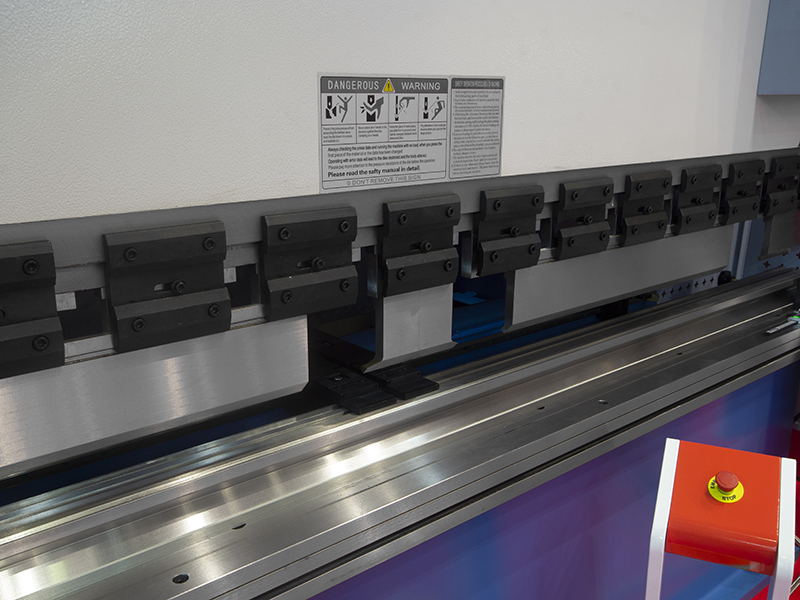 Гидравлический листогибочный пресс PBH125/3200 с контроллером E300