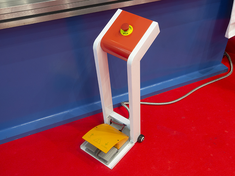 Гидравлический листогибочный пресс PBH125/3200 с контроллером E300