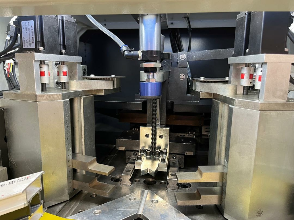 Углообжимной станок HKCNC-180 с ЧПУ