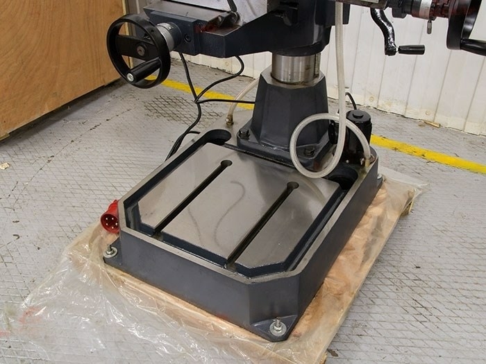 Вертикально-сверлильный станок ZX40PC